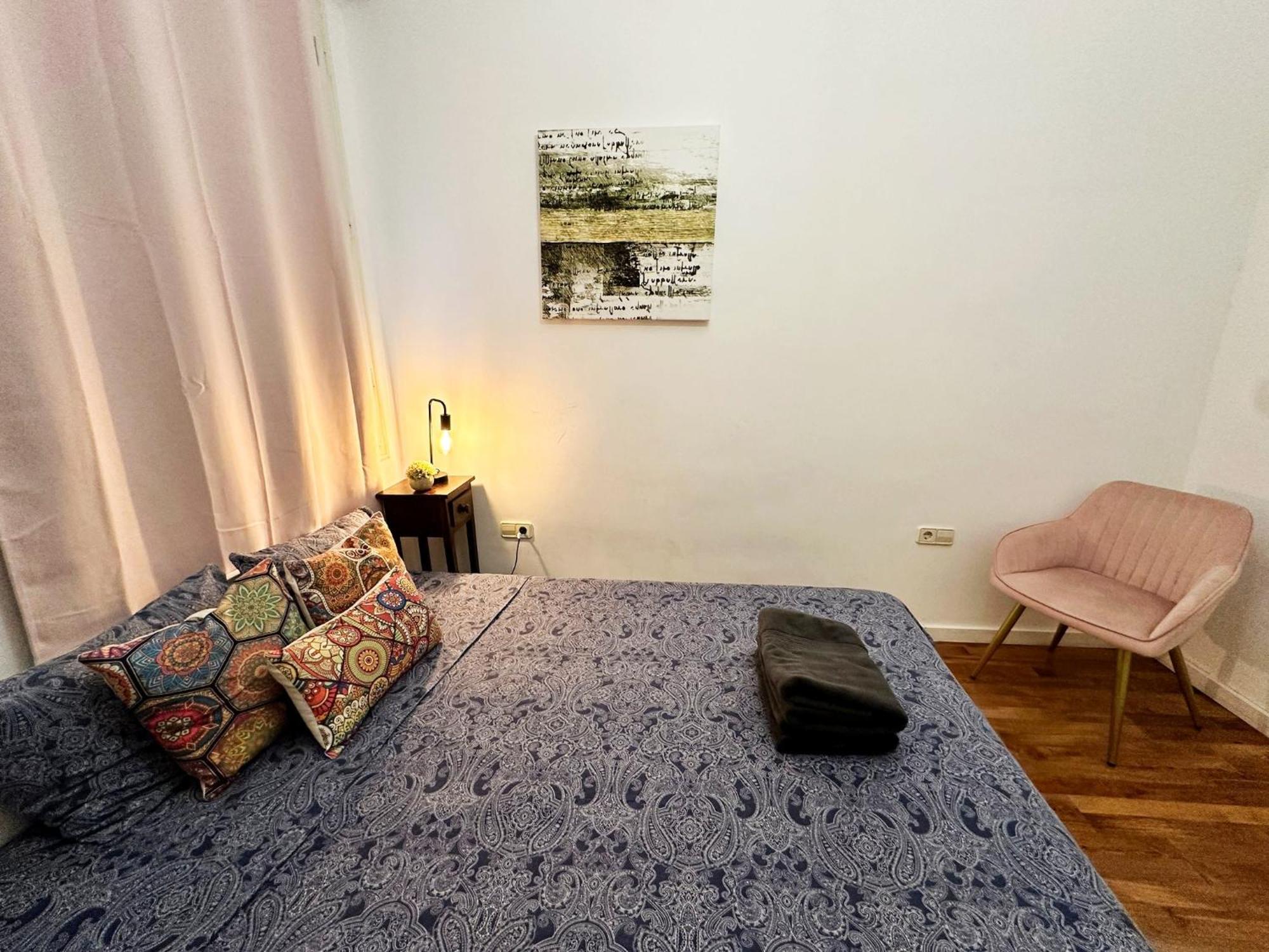 By Urquinaona Private Rooms Barcelona Ngoại thất bức ảnh