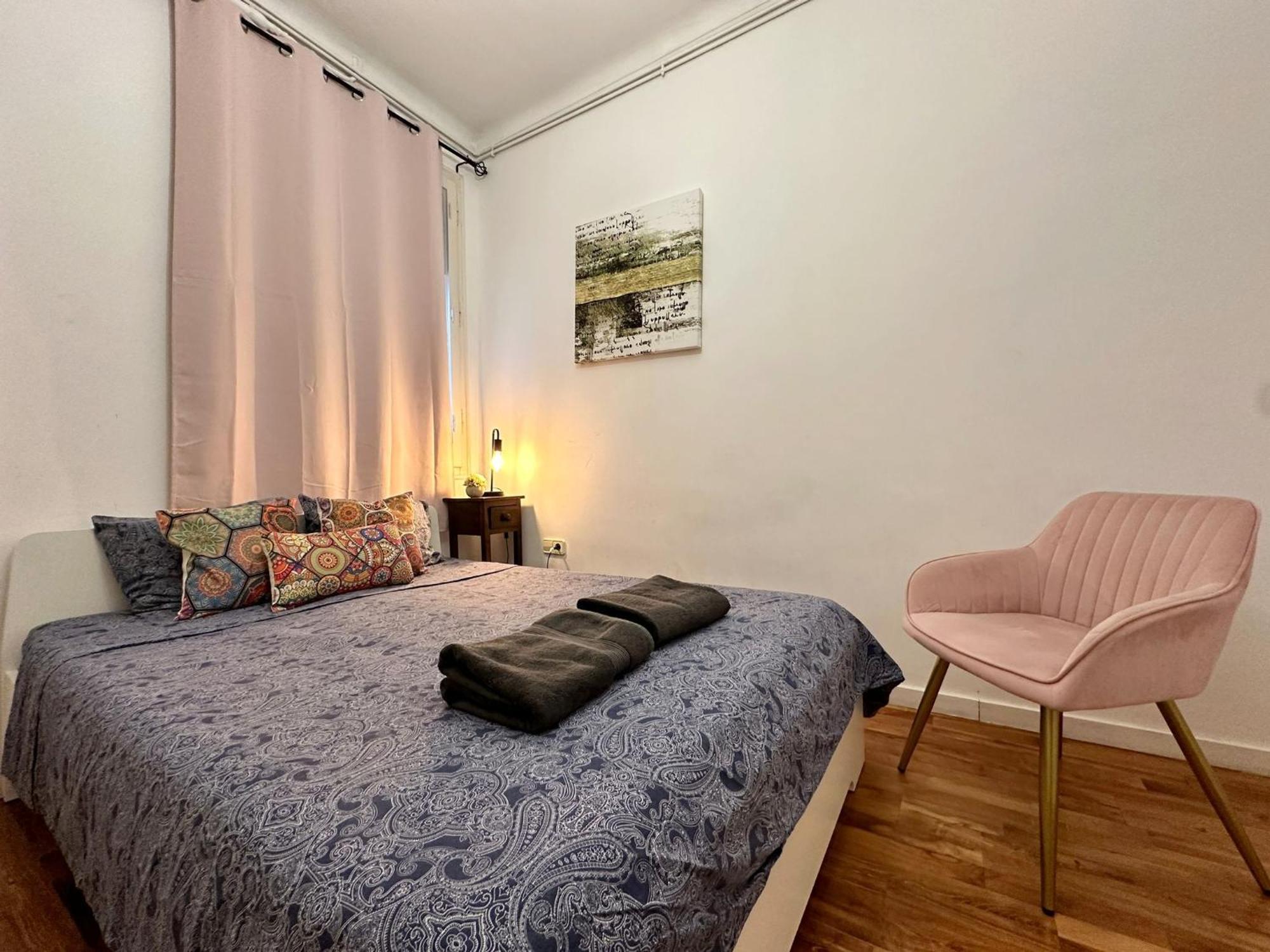 By Urquinaona Private Rooms Barcelona Ngoại thất bức ảnh