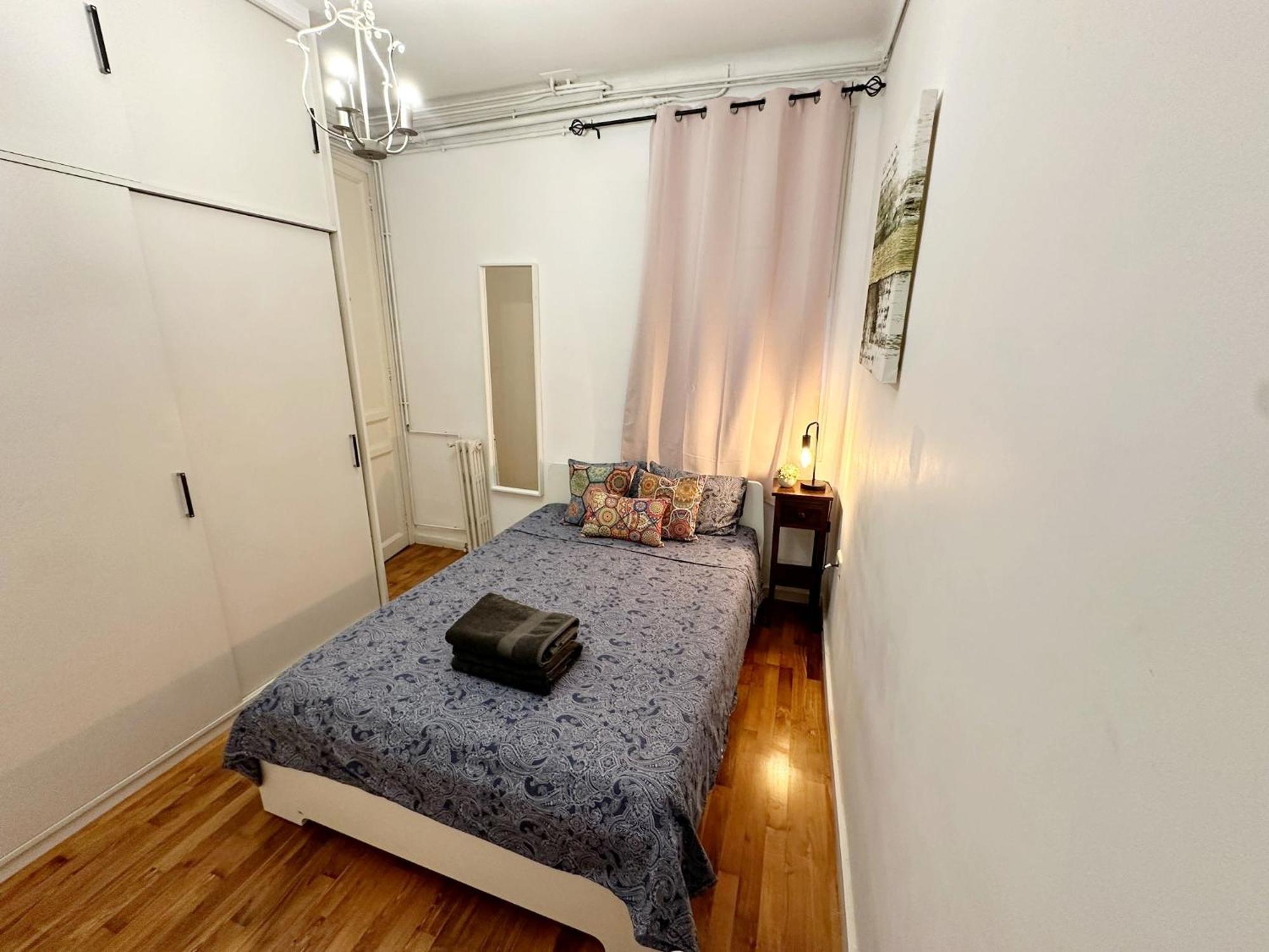 By Urquinaona Private Rooms Barcelona Ngoại thất bức ảnh
